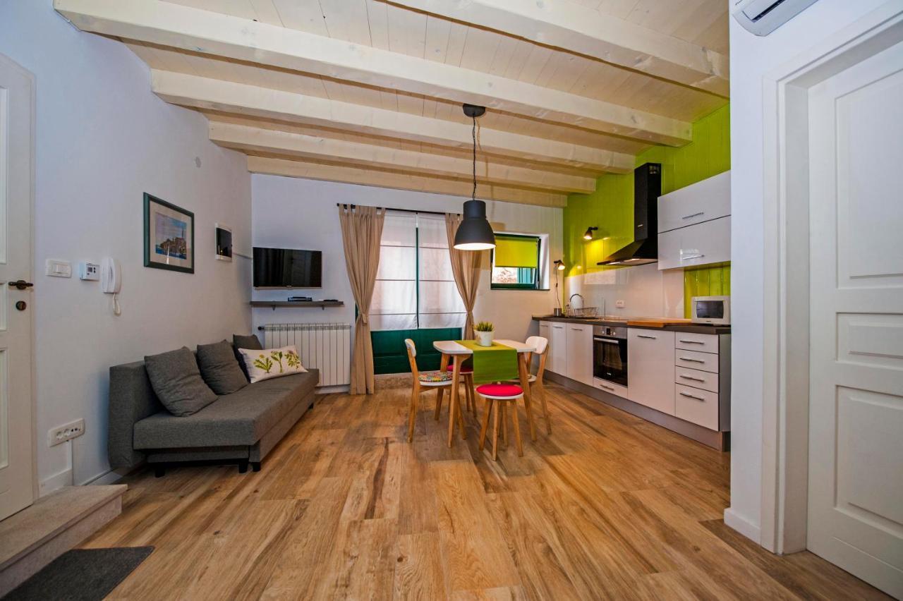 Apartments Tizi โรวีน ภายนอก รูปภาพ